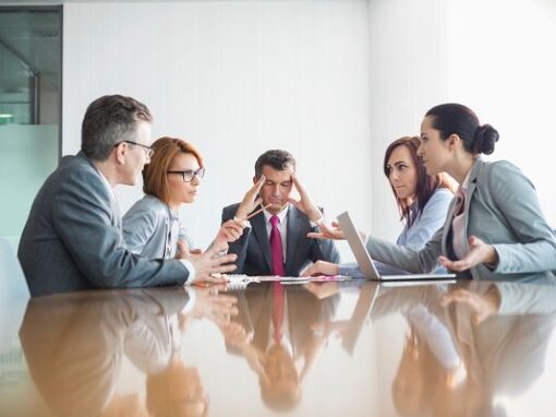 ¿Cómo se gestionan las personalidades difíciles en las reuniones?