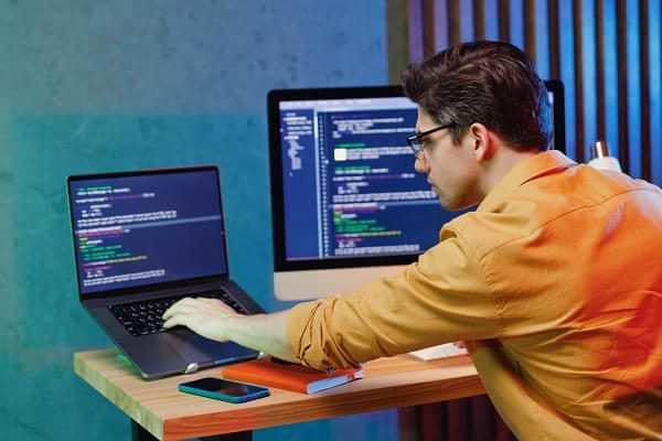 Ilustración de un artículo sobre consejos para conseguir la certificación ISTQB