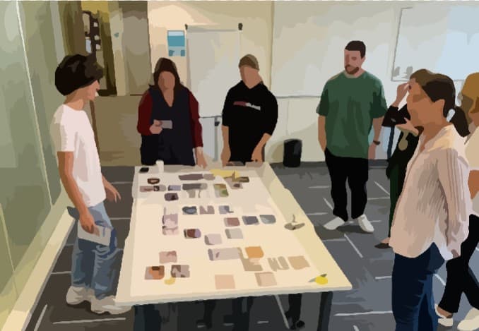 Des collaborateurs participent à un atelier de la fresque du climat.