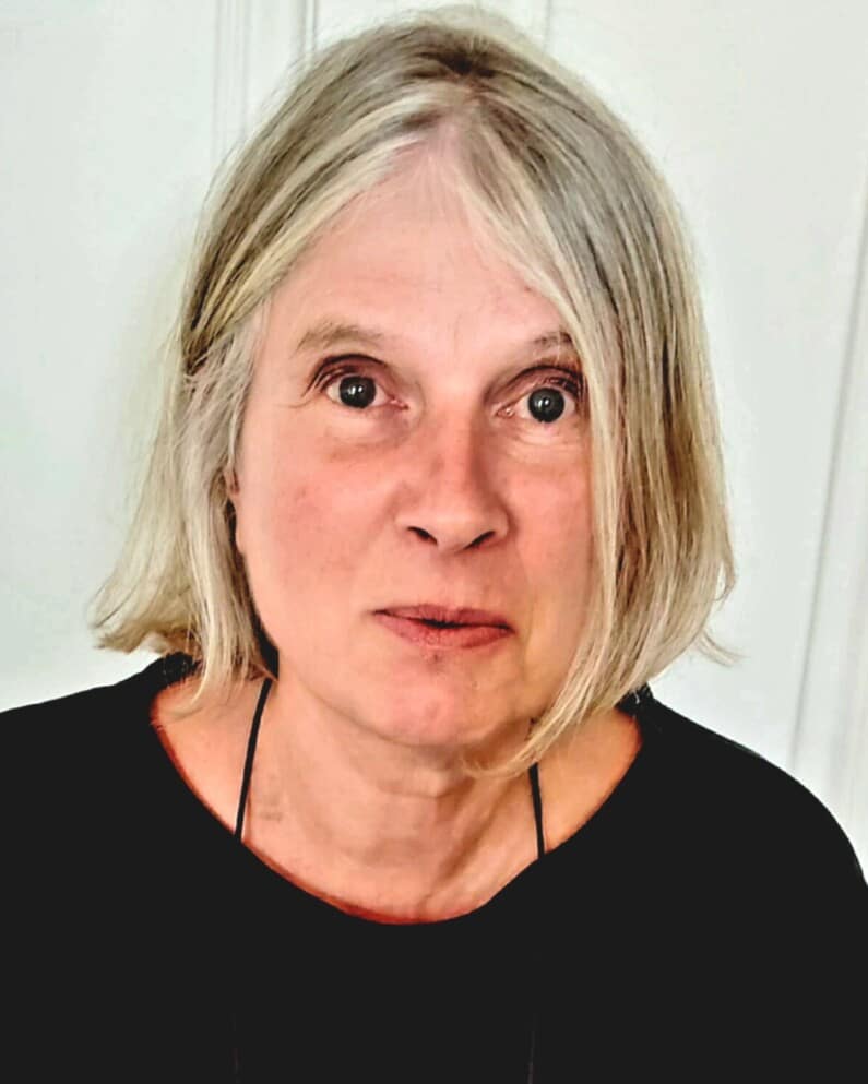 Hélène GRONIER, experte spécialisée en rédaction de comptes rendus