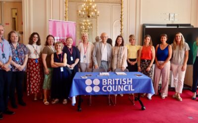 ORSYS en British Council teams bij de ondertekening van de samenwerkingsovereenkomst