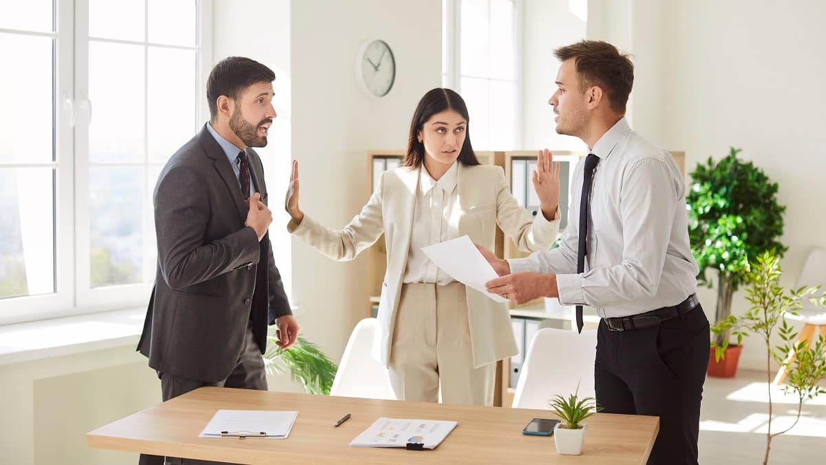 Illustration à la une de l'article sur les conflits entre agents du service public